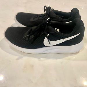 USED NIKE TANJUN FOR SALE